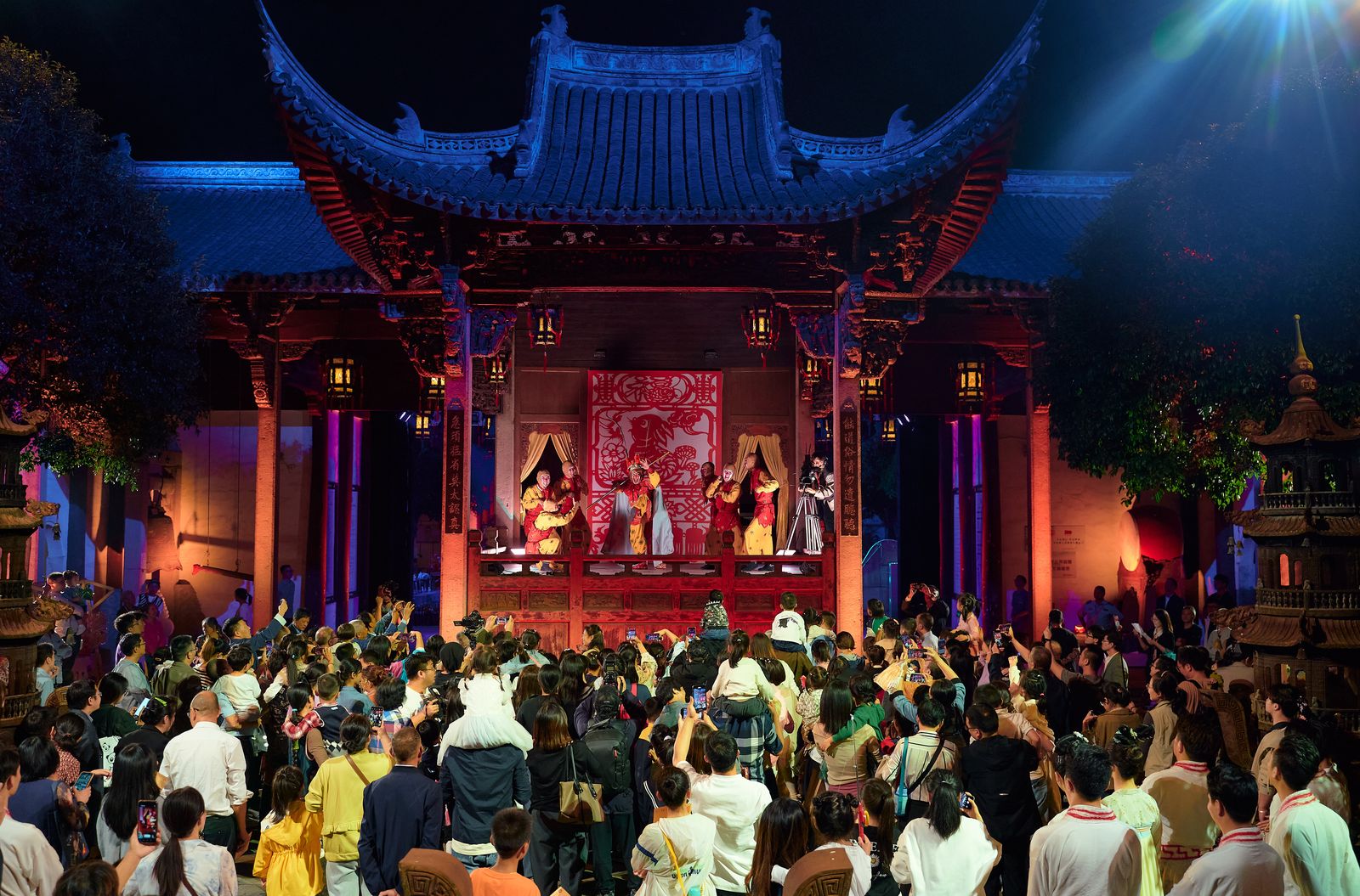 古戏台婺剧夜场演出