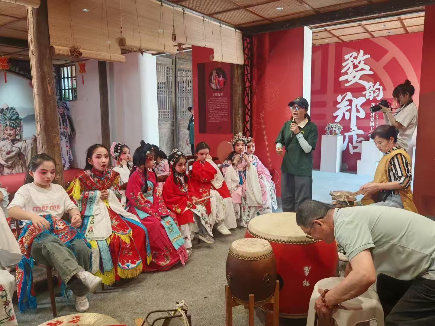 郑店村婺剧传承活动现场(少儿演员)