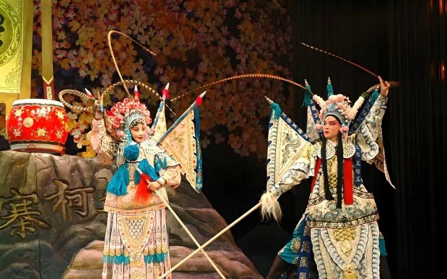 婺剧翎子生、旦双造型