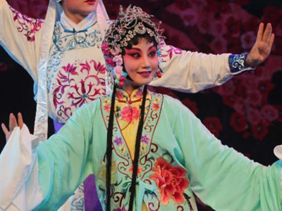 杨霞云